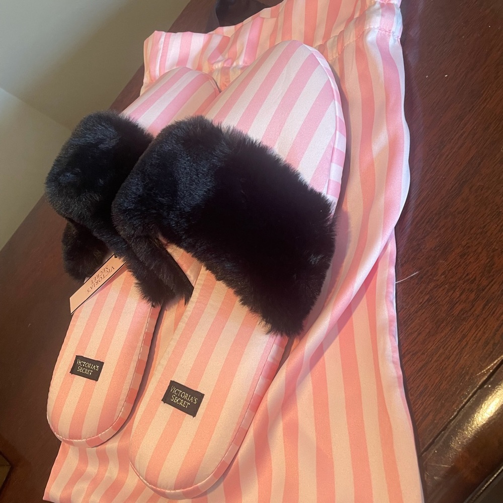 Victoria’s Secret House Slippers